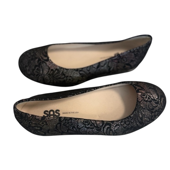 SAS Shoes - SAS NWOT 7.5 Wide “Scenic Slip) Women's Elegant Black metallic Lace pattern Flat